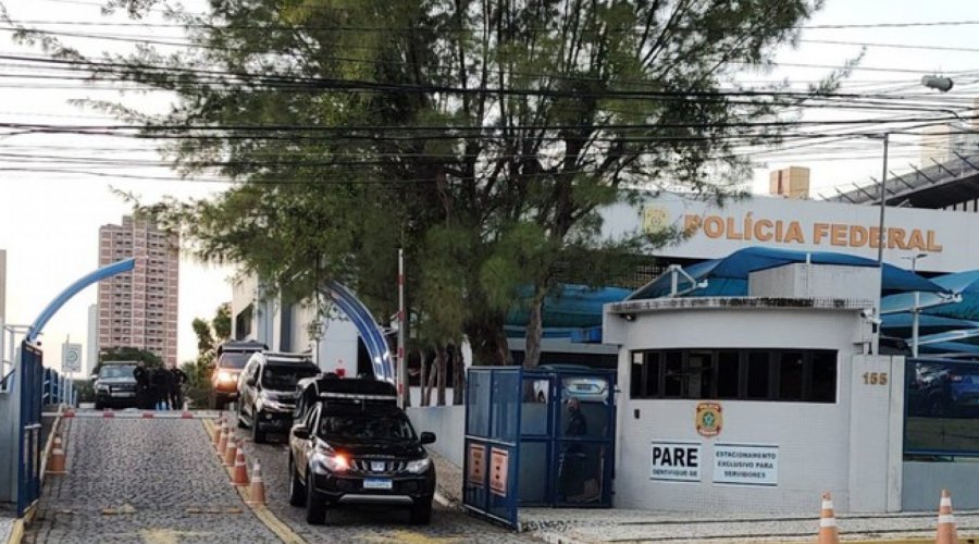 [Polícia Federal deflagra operação contra tráfico internacional de drogas na Bahia e outros 6 estados]