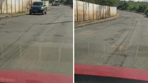 [Vídeo: Rua no bairro de Itapuã sofre com grande quantidade de buracos]