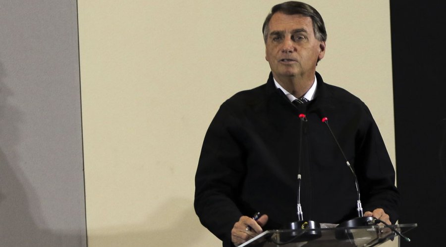 [Bolsonaro promete manter zerados impostos federais de combustíveis]