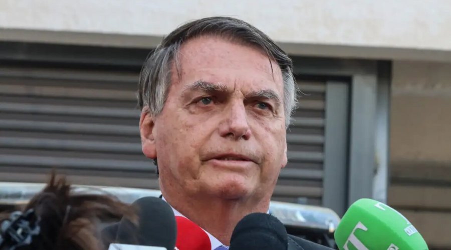 [TSE multa Bolsonaro em R$ 15 mil por notícias falsas contra Lula ]