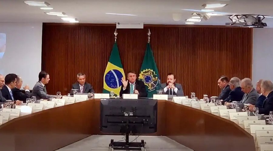 [Bolsonaro tentou apoio da OAB contra sistema eleitoral]