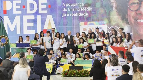 [Brasil tem eterna dívida com a educação, diz Lula]